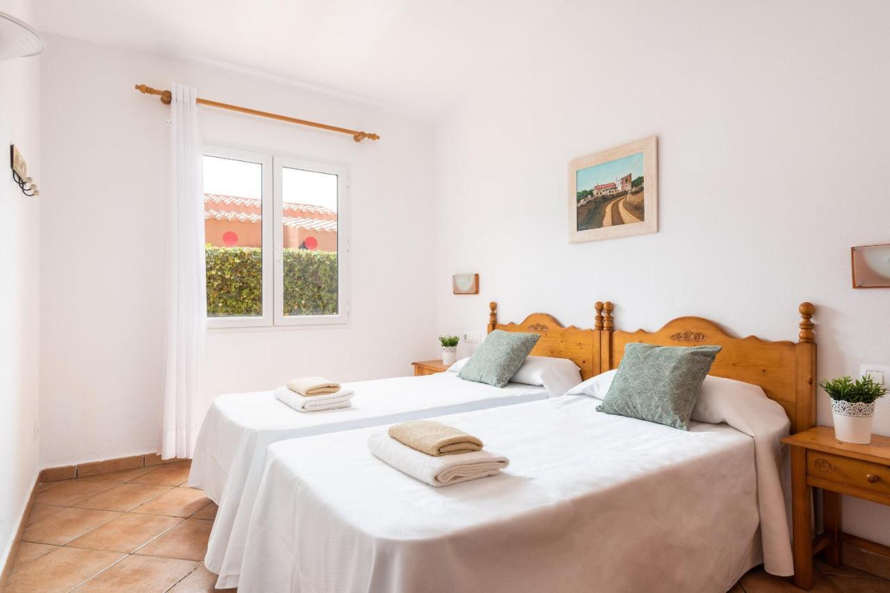 Villa Nurimar Cala'N Bosch  Exteriör bild
